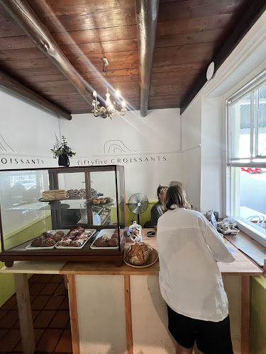 Comentarii opinii despre Fifty Five Croissants