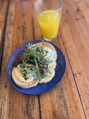 Frank's Coffee & Bagel Bar - Hospitality and gastronomy