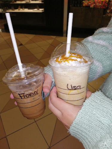 Opinii despre Starbucks Cavendish Square în Cape Town - Hospitality and gastronomy