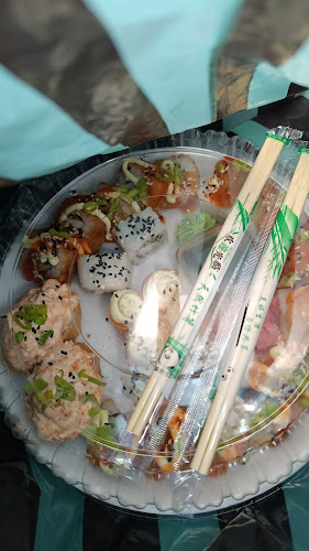 Comentarii opinii despre J&S SUSHI