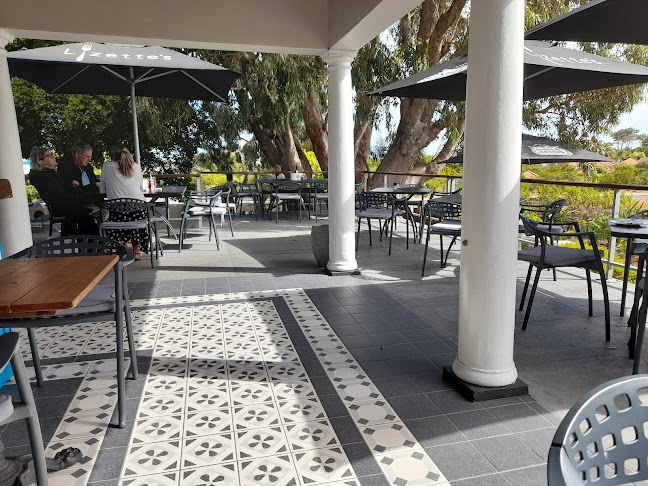 Lizette's Kitchen Bar & Restaurant - Hermanus