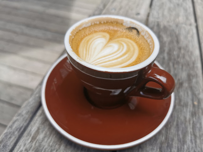 Comentarii opinii despre Deluxe Coffeeworks HQ