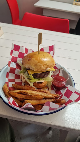 Buns & Beyond Burger Co - Hospitality and gastronomy