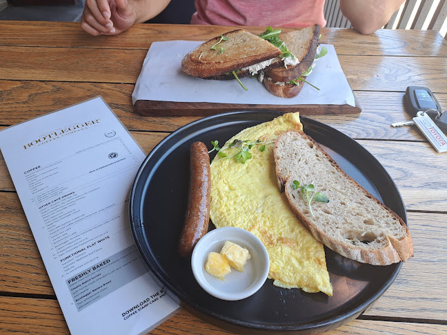 Opinii despre Bootlegger XS - Sea Point în Cape Town - Hospitality and gastronomy