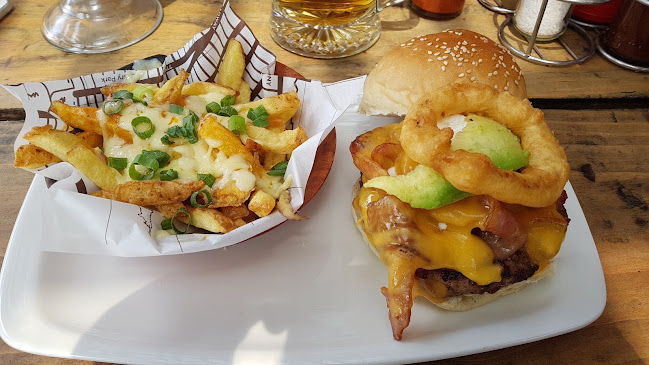 Hudsons - The Burger Joint (Parkhurst) - Hospitality and gastronomy