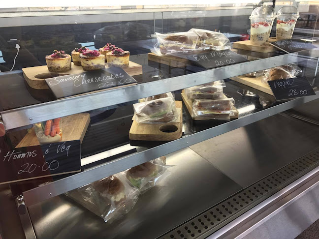 Comentarii opinii despre Moonshot Café