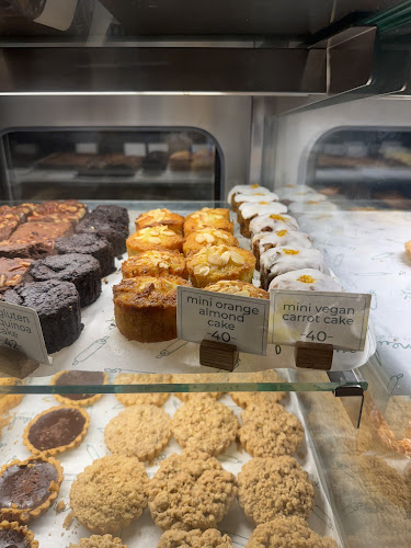 cnr Upper Orange &, Montrose Ave, Oranjezicht, Cape Town, 8001