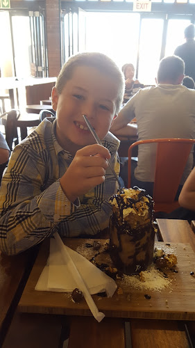 Shop 6, Dolphins Leap Centre, Beach Rd, Humewood, Gqeberha, 6001