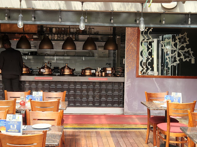 New Delhi, North Indian Restaurant - Hospitality and gastronomy