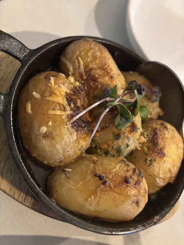 New Cumberland Building, 163 Beach Rd, Mouille Point, Cape Town, 8005