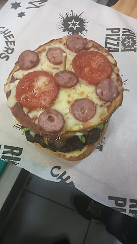 Opinii despre Riot Pizza Burgers & Chicken în Gqeberha - Hospitality and gastronomy