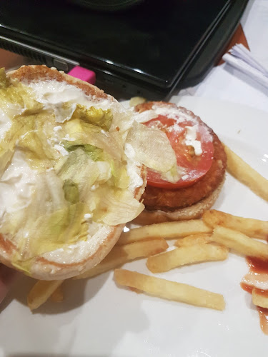 Opinii despre Burger King Menlyn Mall (Halaal) în Pretoria - Hospitality and gastronomy