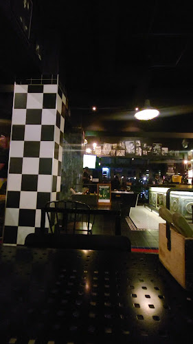 Shop 33, Village View Shopping Centre, Bedfordview, 2007