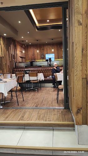 Shop L67, Cavendish Square, Cavendish St, Claremont, Cape Town, 7708