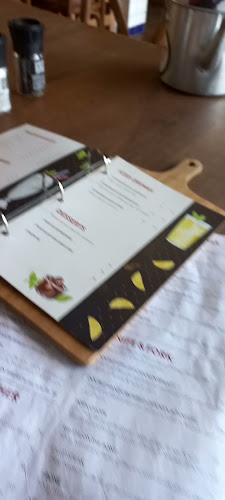 Ribs & Burgers Harvest Place