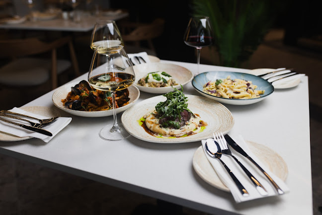 Opinii despre Therapy Restaurant în Cape Town - Hospitality and gastronomy