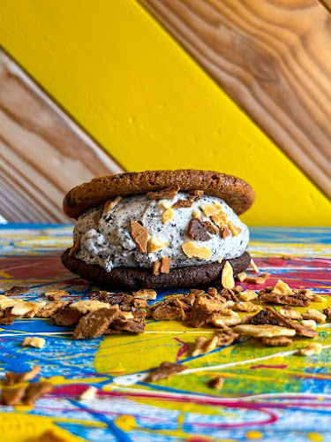 Comentarii opinii despre Crumbs And Cream