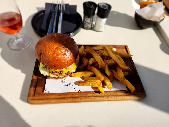 Harveys Bar @ The Winchester - Cape Town