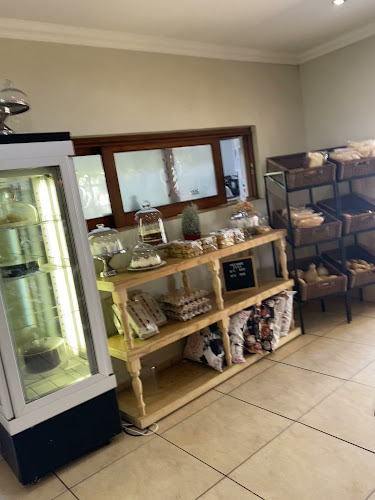 Honeyball Coffee Shop & Overnight Guest Rooms