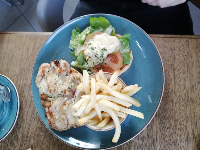 Comentarii opinii despre Mayfair Cafe.