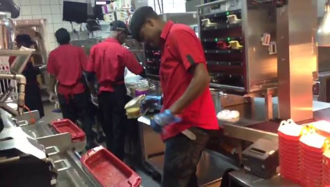 Opinii despre McDonald's Seapoint Drive-Thru în Cape Town - Hospitality and gastronomy