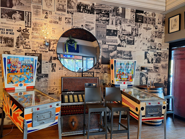 Comentarii opinii despre Nineteen69