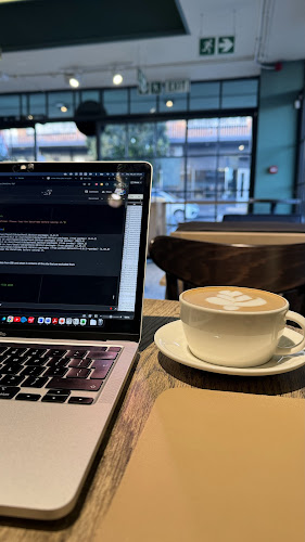 Starbucks Parkhurst - Hospitality and gastronomy