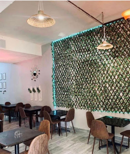 SAVANNAH CAFE RESTAURANT - Hospitality and gastronomy