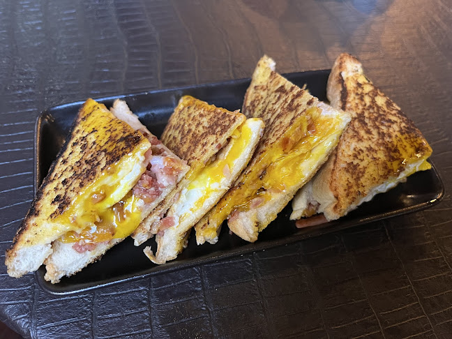 Opinii despre The Lounge at Hendersons Coffee Shop în Senekal - Hospitality and gastronomy