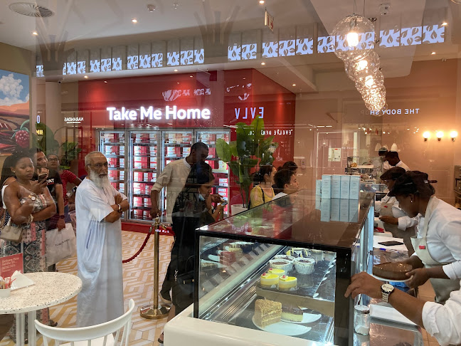 Château Gâteaux Gateway Theatre of Shopping