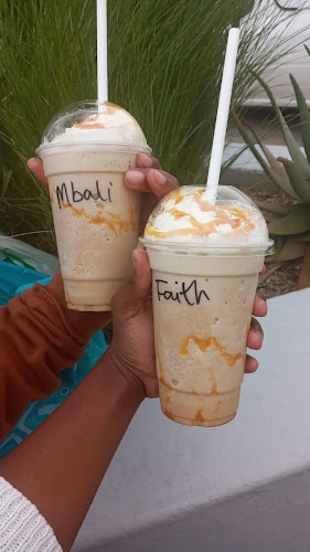 Opinii despre Starbucks Pavilion Mall în Westville - Hospitality and gastronomy