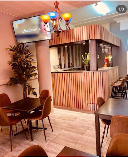 SAVANNAH CAFE RESTAURANT - Hospitality and gastronomy