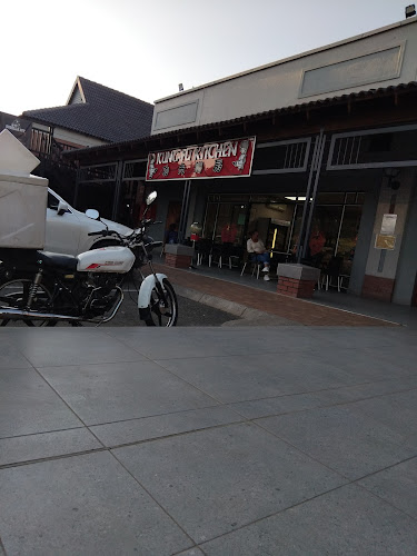 Waterford Shopping Center cnr. Witkoppen Rd. and Douglasdale Dr Fourways Gauteng, 2191