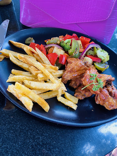 Opinii despre Uhuru Cafe & Wine Emporium în Polokwane - Hospitality and gastronomy