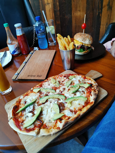 Cut and Craft Bistro - Hospitality and gastronomy