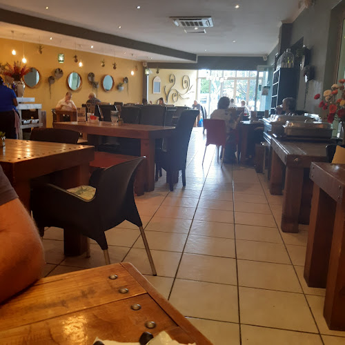 Comentarii opinii despre LEjiT Lekker Restaurant