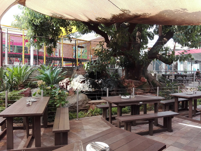 Fahrenheit Seafood & Grill - Hospitality and gastronomy