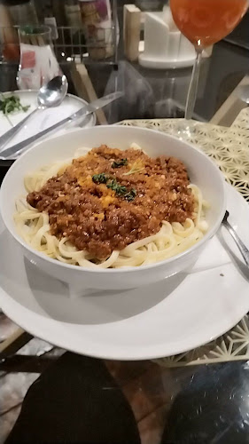 Opinii despre Food 'N Things Restaurant în Bloemfontein - Hospitality and gastronomy