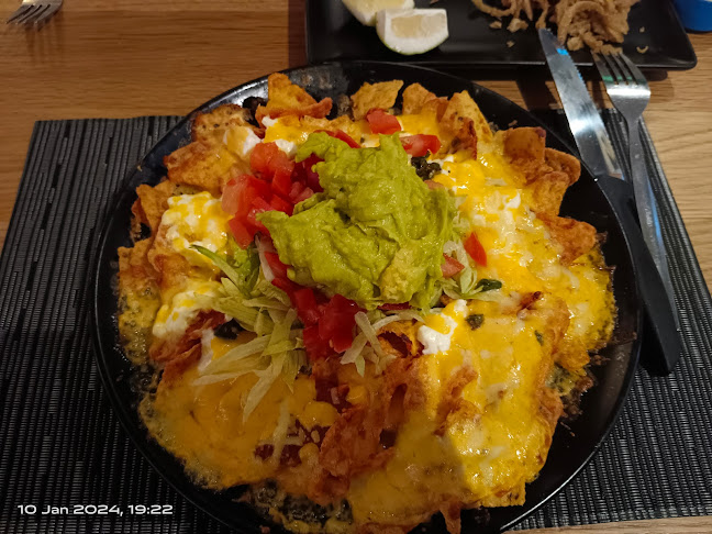 Warwick Place, Pearce Rd, Claremont, Cape Town, 7708