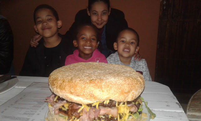 Opinii despre GrubsUp Atlantis Takeaways în Cape Town - Hospitality and gastronomy