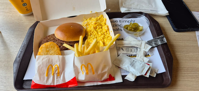Opinii despre McDonald's Shall Cross Drive-Thru în Queensburgh - Hospitality and gastronomy