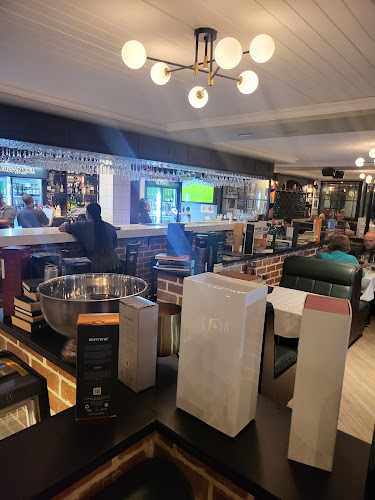 Comentarii opinii despre The Hussar Grill Forest Walk