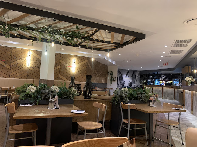 Shop 30, Brooklyn Mall, 303 Bronkhorst St, Nieuw Muckleneuk, Pretoria, 0181