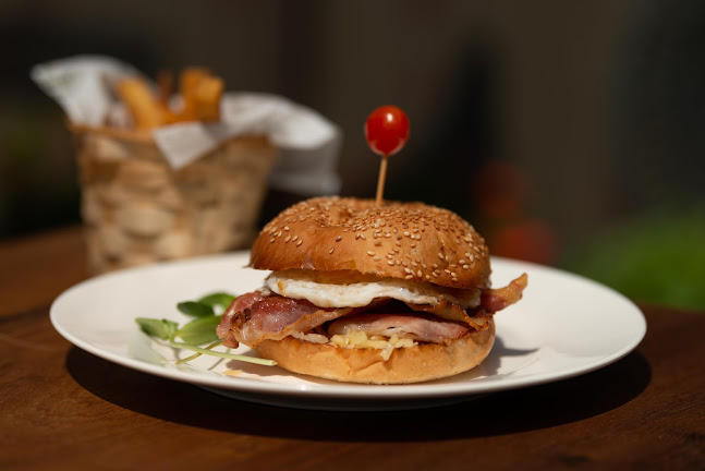 Opinii despre Green Bean Coffee Shop at Boskruin Butchery în Randburg - Hospitality and gastronomy