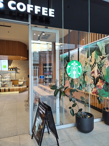 Starbucks Bedford Square - Hospitality and gastronomy
