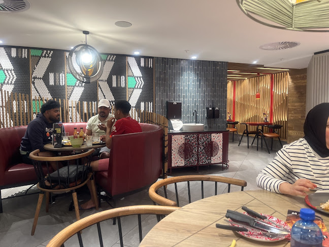 Nando's Sandton City - Hospitality and gastronomy