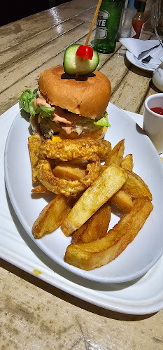 Opinii despre Umthatha Country Club Restaurant în Mthatha - Hospitality and gastronomy