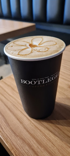 Comentarii opinii despre Bootlegger The Zone Halaal