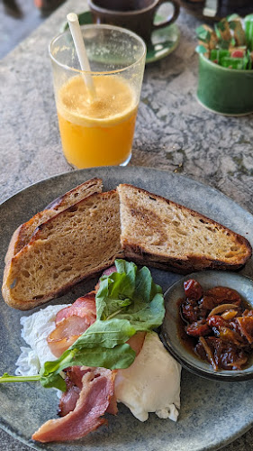 The Point Shopping Centre, Regent Rd, Sea Point, Cape Town, 8005