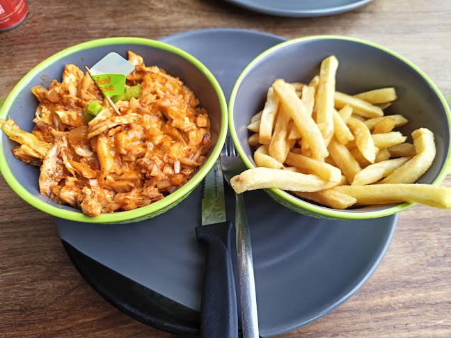 Nando's Mafikeng Drive Thru - Hospitality and gastronomy